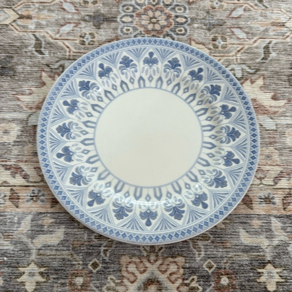 COPY - Nottingham
by NEIMAN MARCUS dessert plate discontinued piece!